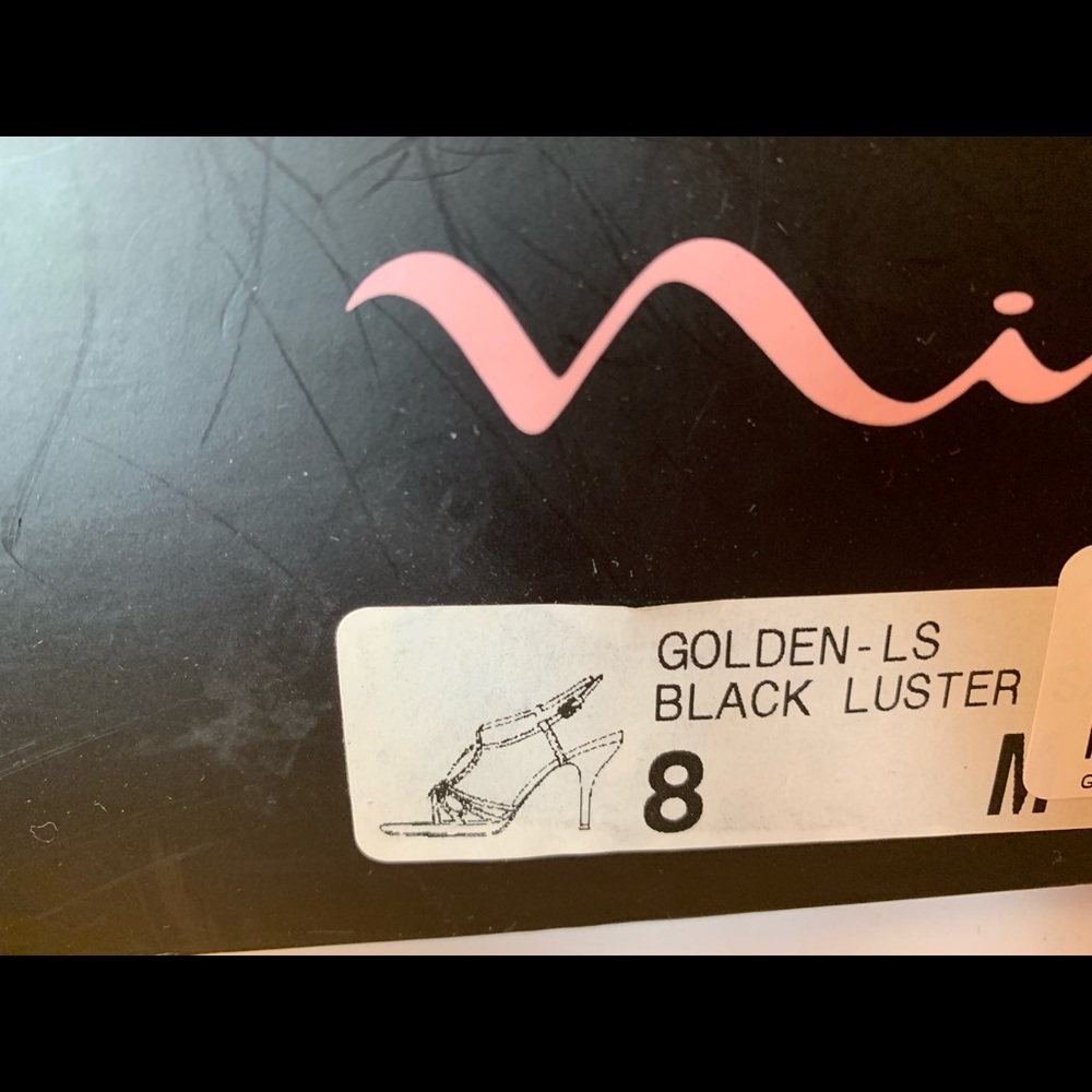 Size 8 - Picture 2 of 2